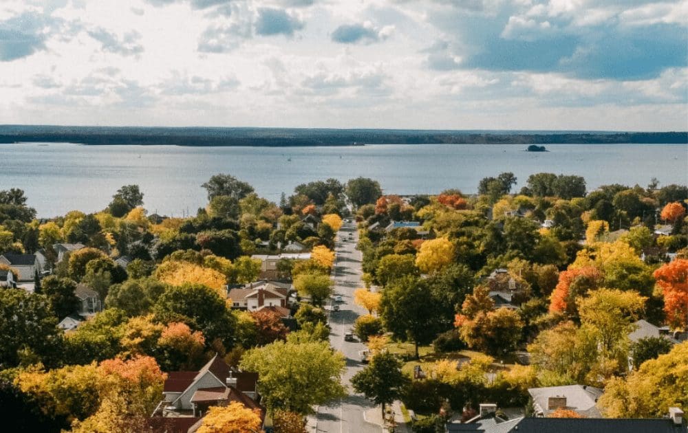 The neighborhood overlooking Ottawa River